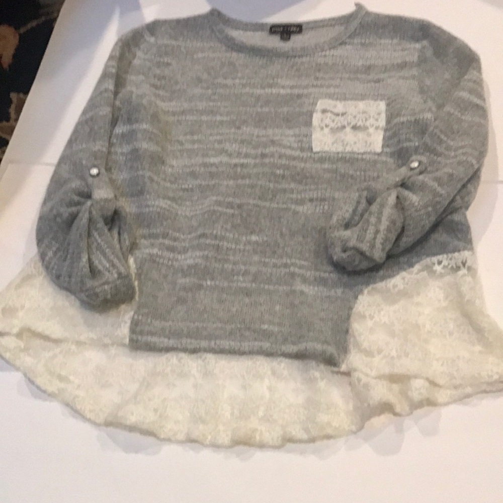 light weight sweater with lace trim